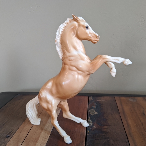 palomino breyer horse